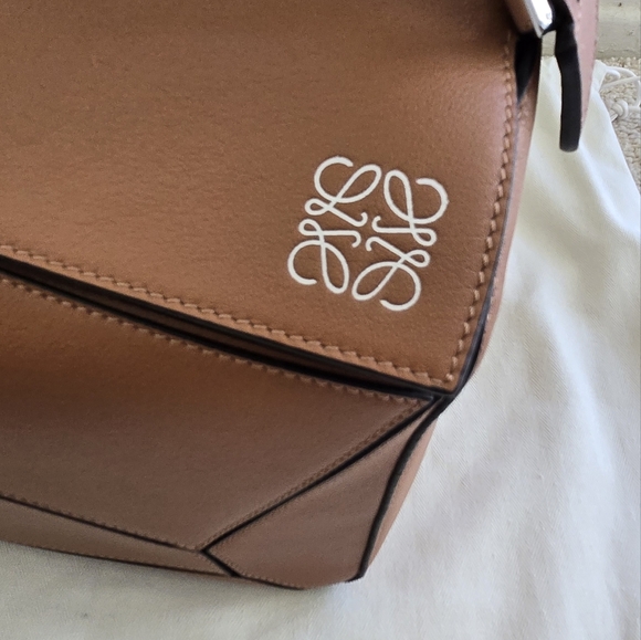 Loewe Puzzle Bag - Medium In Tan - Picture 9 of 16